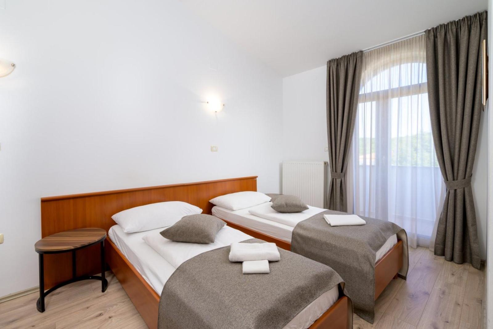 Rooms Luna Sol Krnica Luaran gambar