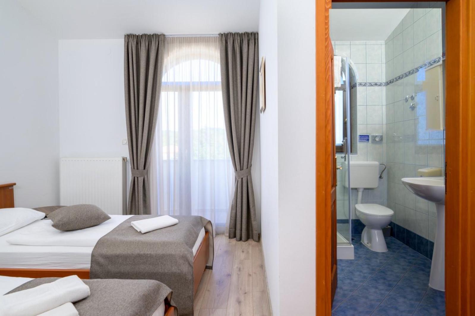 Rooms Luna Sol Krnica Luaran gambar