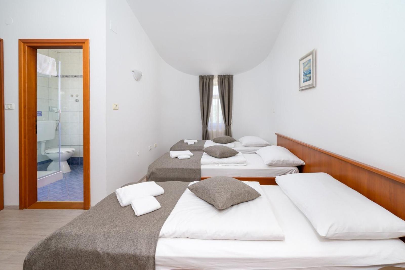 Rooms Luna Sol Krnica Luaran gambar